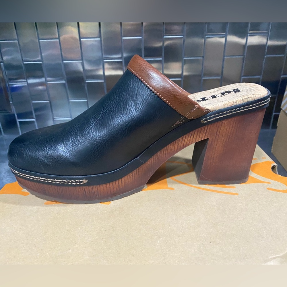 NIB Korks leathermules/clogs